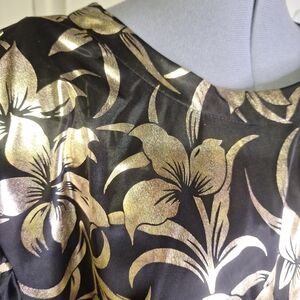 Vintage Black and Gold Floral Top Size 22 W